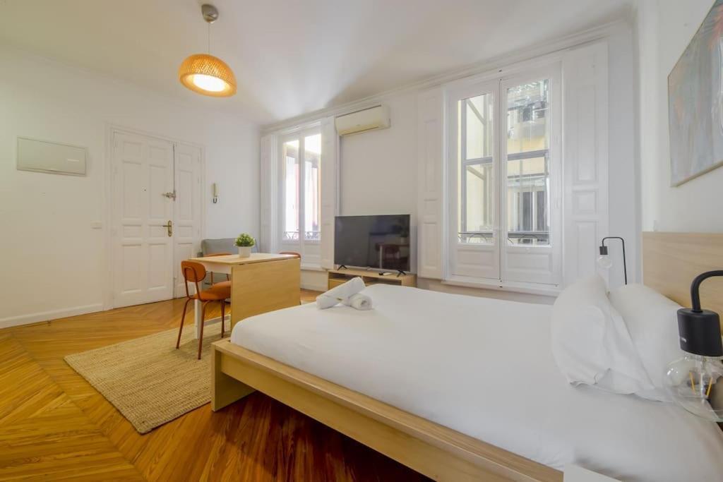Petite E Chic Loft Para 3 En El Corazon De 马德里 外观 照片